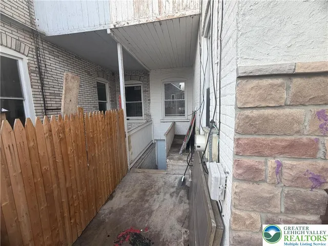 $2,200 | 520 Allen Street, Allentown, PA 18102