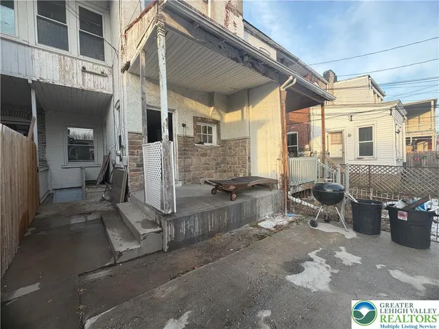 $2,200 | 520 Allen Street, Allentown, PA 18102