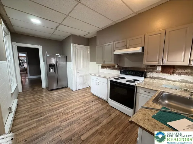 $2,200 | 520 Allen Street, Allentown, PA 18102