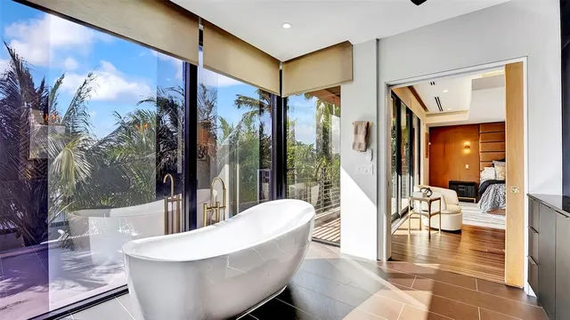 $5,700,000 | 609 Poinciana Drive, Fort Lauderdale, FL 33301