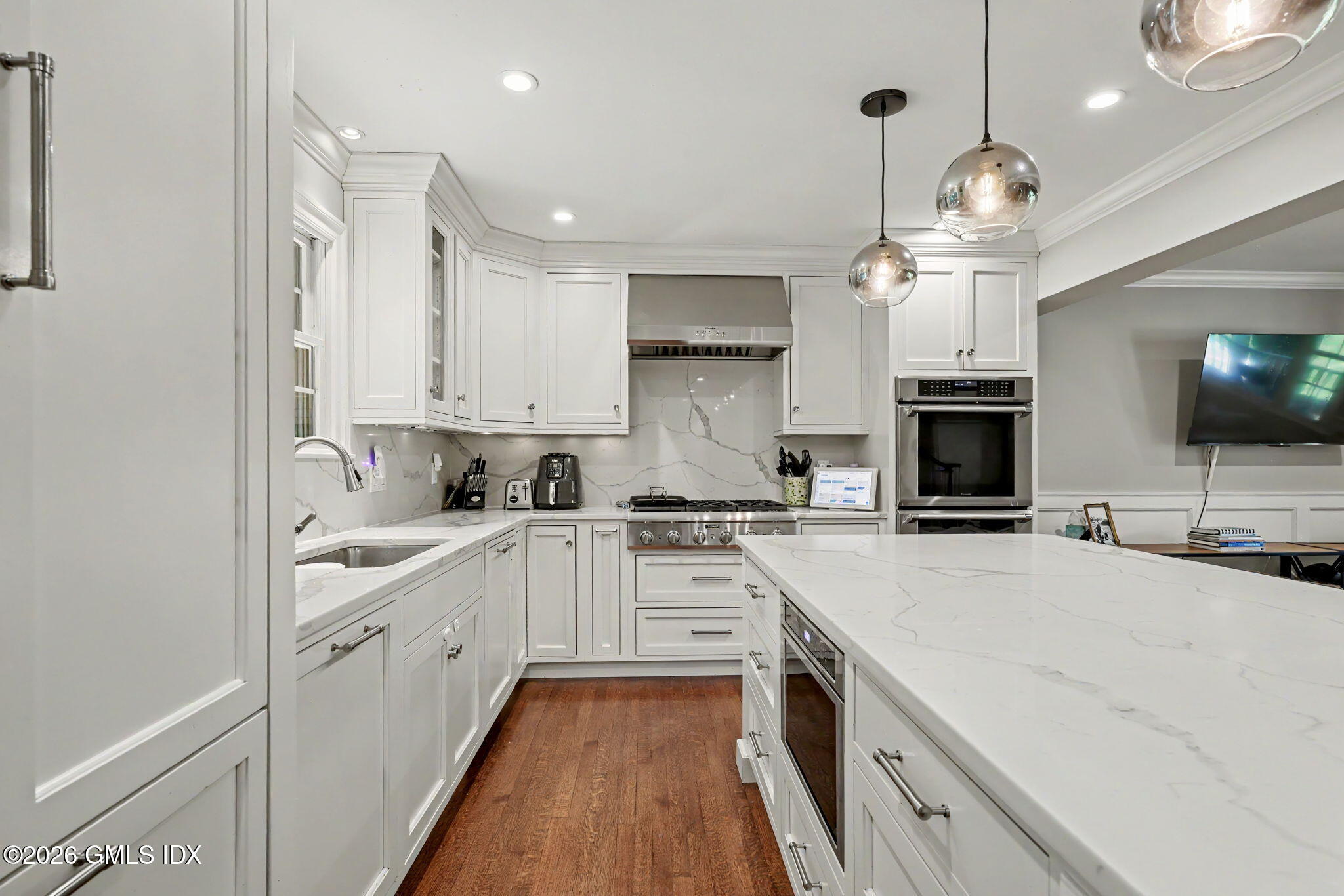 40 Mianus View Terrace Cos Cob, CT 06807 - Photo 9 of 20 10-web-or-mls-40-mianus-view-terrace