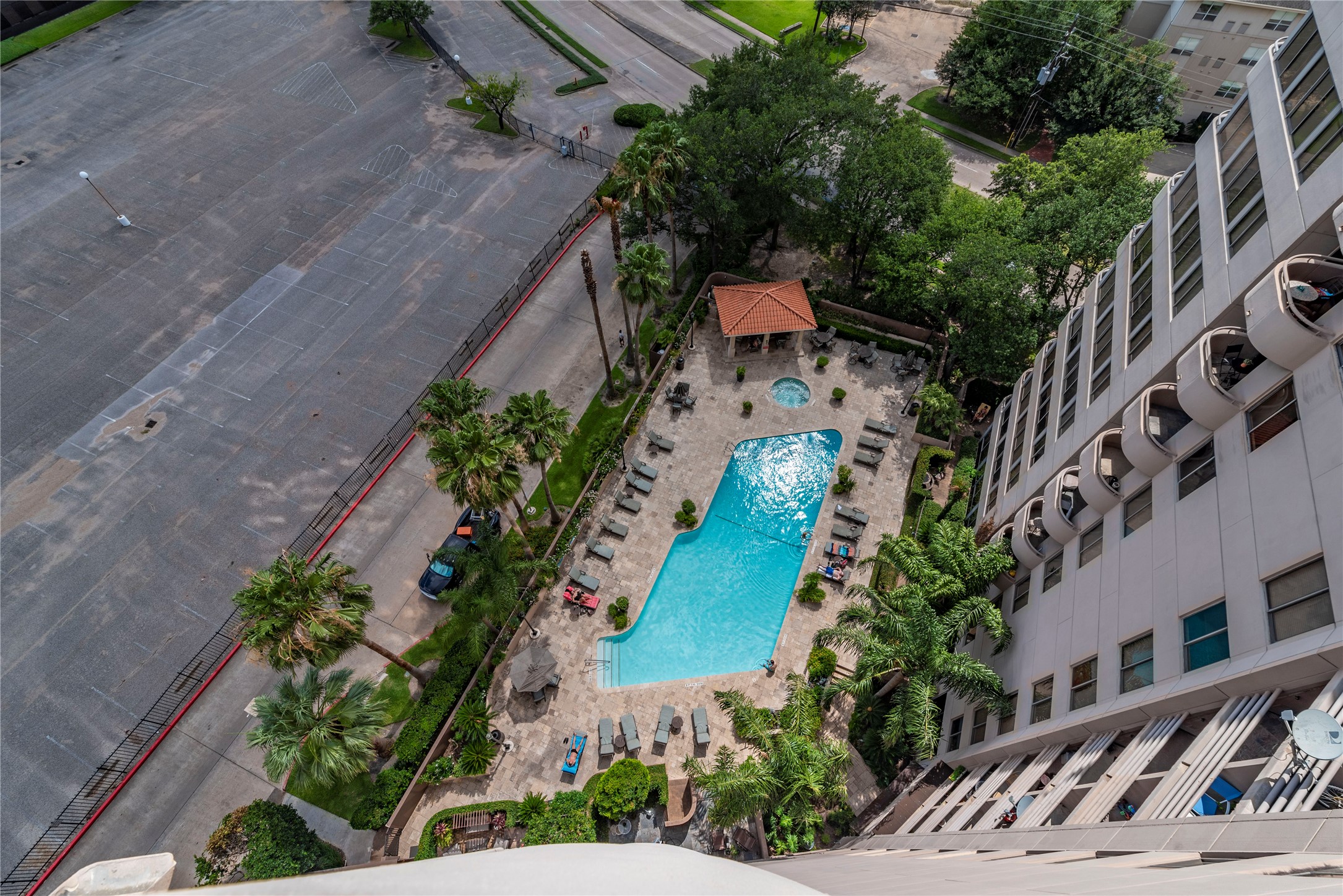 3525 Sage Road, Unit 1402 Houston, TX 77056 - Photo 19 of 19 an aerial view of a house