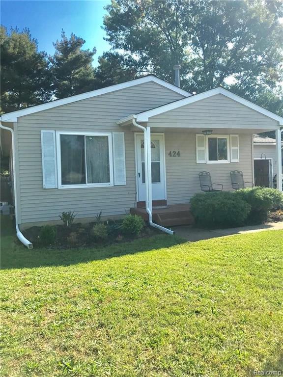 424 Reeves Pinckney, MI 48169 - Photo 1 of 31 Gallery Image 1