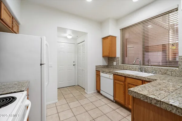 $349,000 | 1445 East Broadway Road, Unit 120, Tempe, AZ 85282