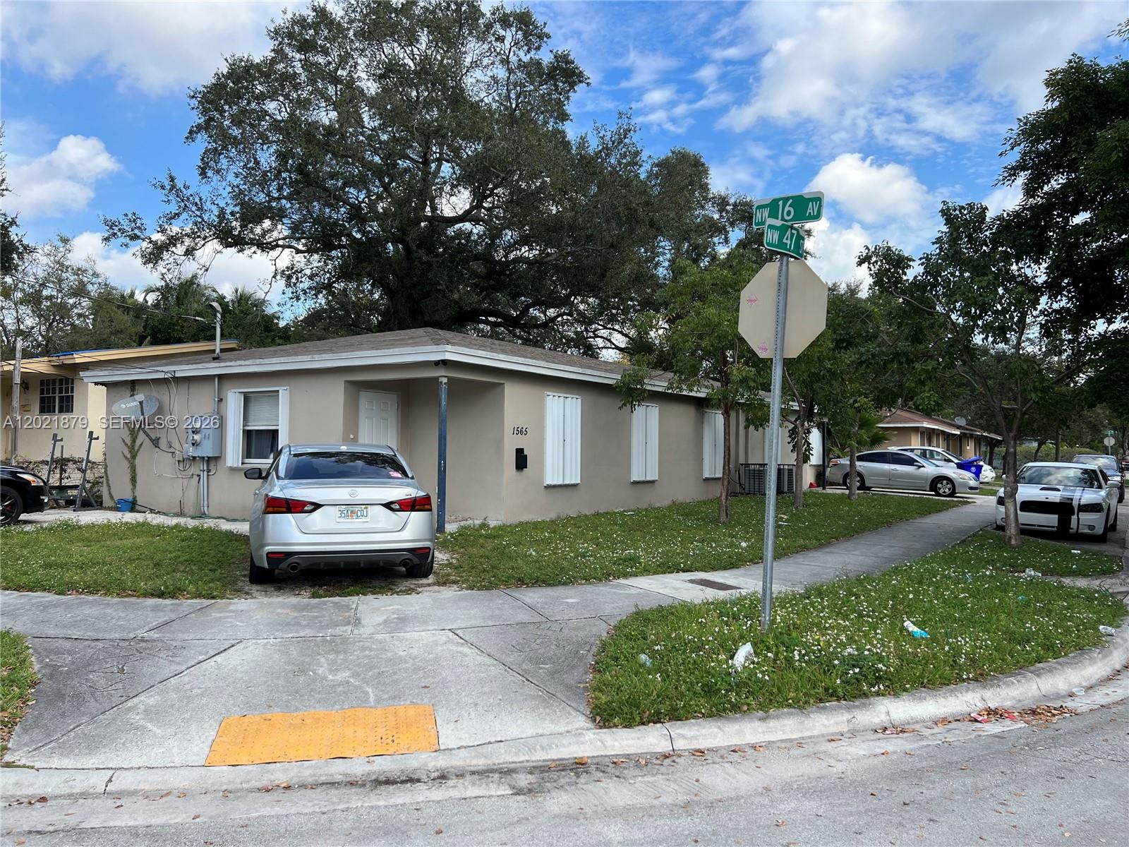 1565 NW 47th St: listing photo 1