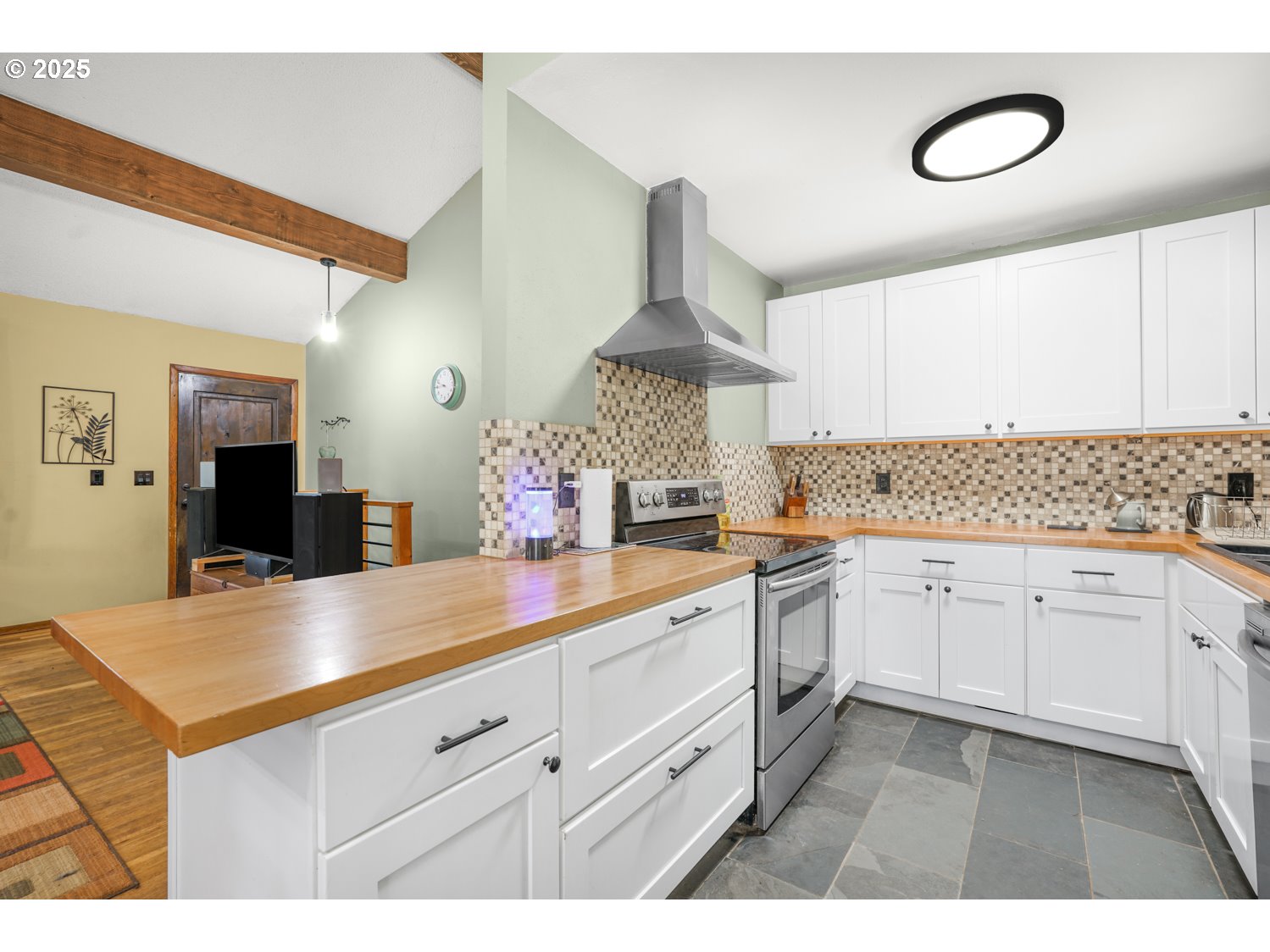 20151 South Henrici Road Oregon City, OR 97045 - Photo 8 of 21