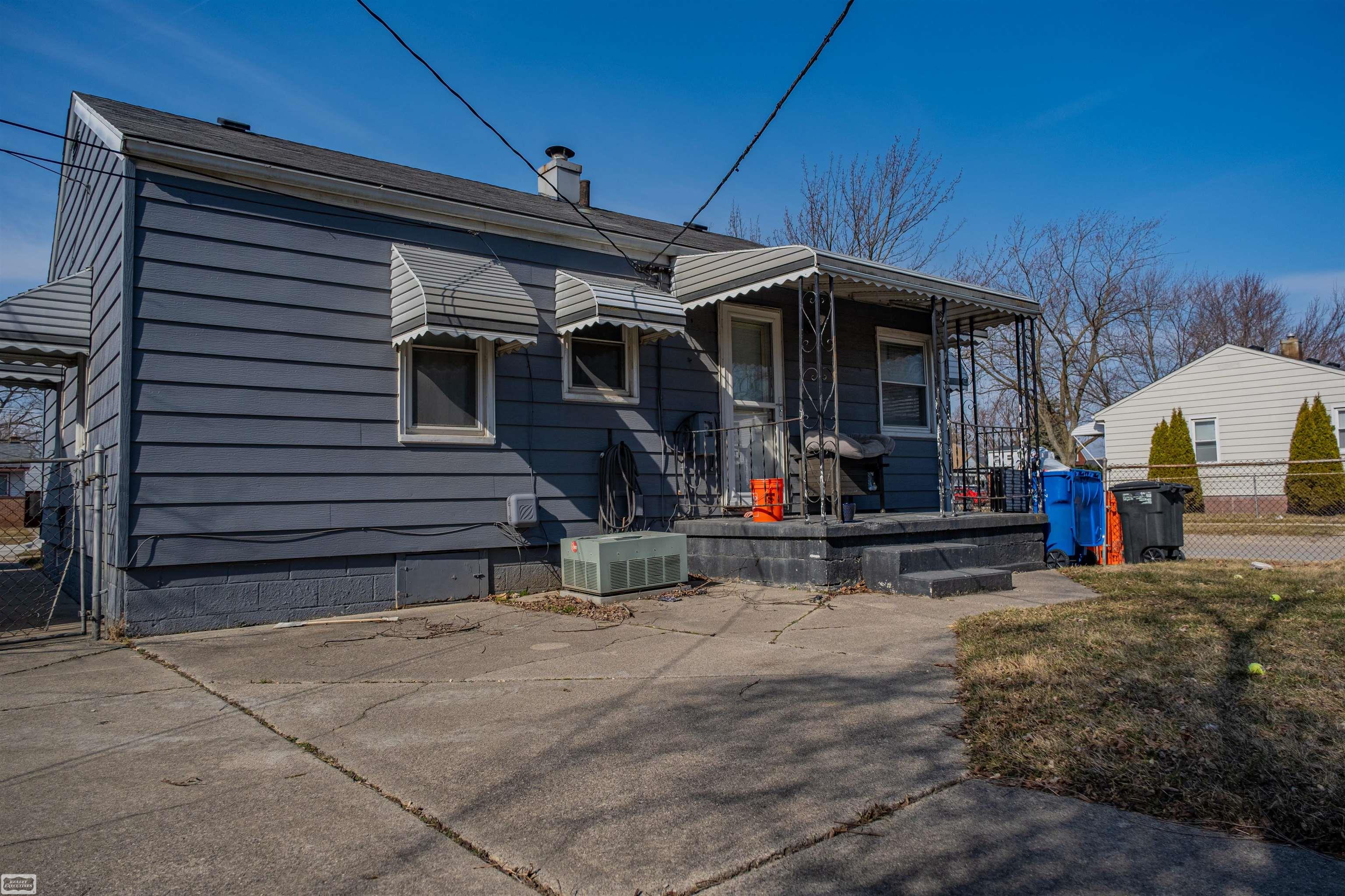 21360 Waltham Road Warren, MI 48089 - Photo 4 of 23