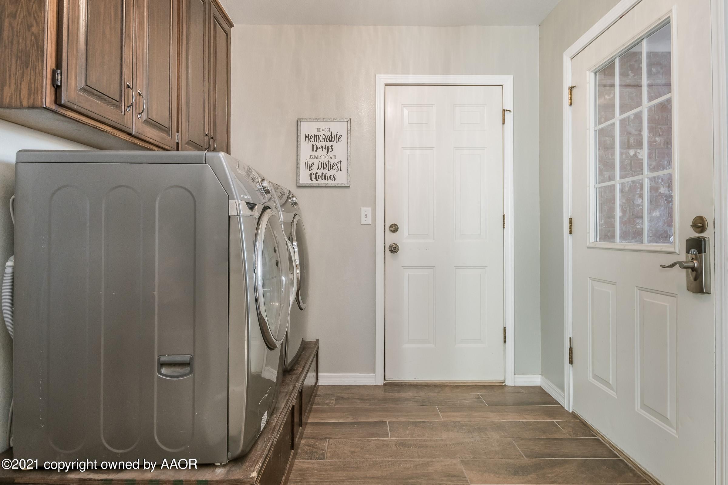9220 Dowell Road Amarillo, TX 79119 - Photo 10 of 25 010_Utility Room