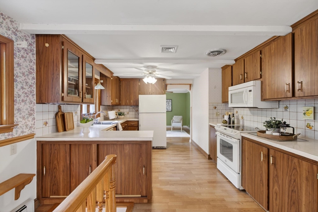 18 Williams Road Lynnfield, MA 01940 - Photo 10 of 40