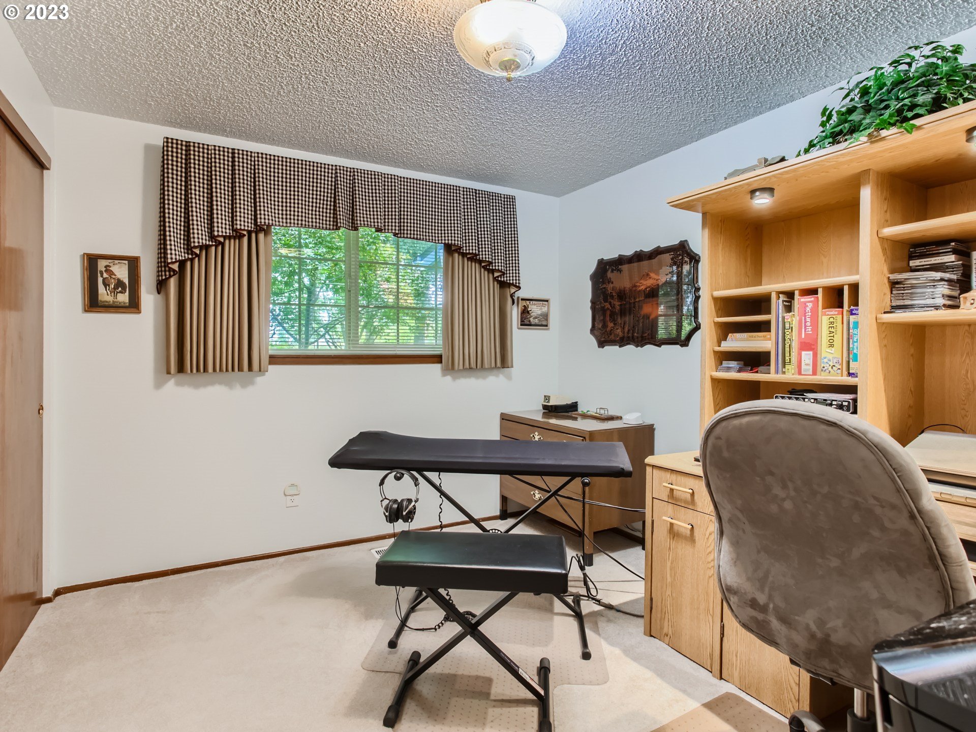 39060 Southeast Bumpy Lane Sandy, OR 97055 - Photo 17 of 29 a work room with furniture and a window