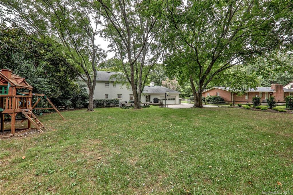 3214 Colony Road Charlotte, NC 28211 - Photo 23 of 24 a view of a house with backyard and sitting area