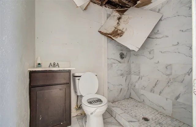 $234,900 | 6700 Avenue South, Houston, TX 77011