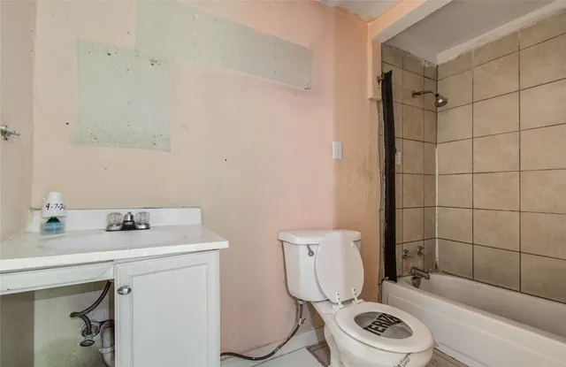 $234,900 | 6700 Avenue South, Houston, TX 77011