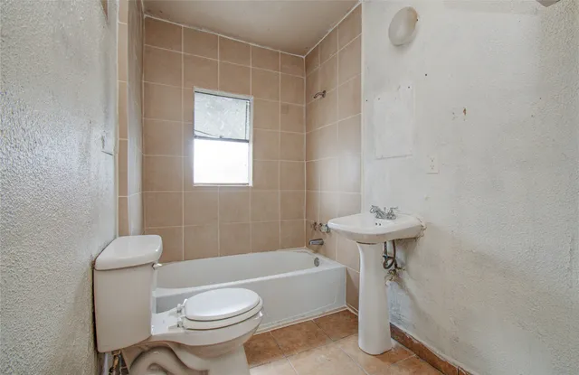 $234,900 | 6700 Avenue South, Houston, TX 77011