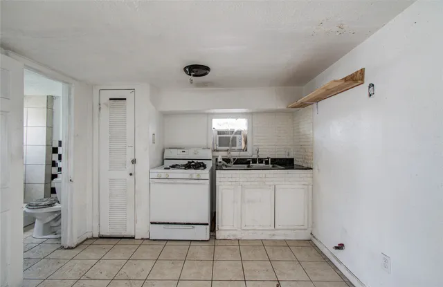 $234,900 | 6700 Avenue South, Houston, TX 77011