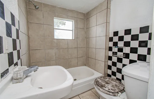 $234,900 | 6700 Avenue South, Houston, TX 77011