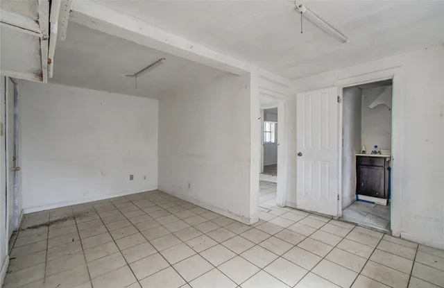 $234,900 | 6700 Avenue South, Houston, TX 77011