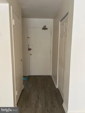 $1,750 | 30 Canterbury Square, Unit 202, Alexandria, VA 22304