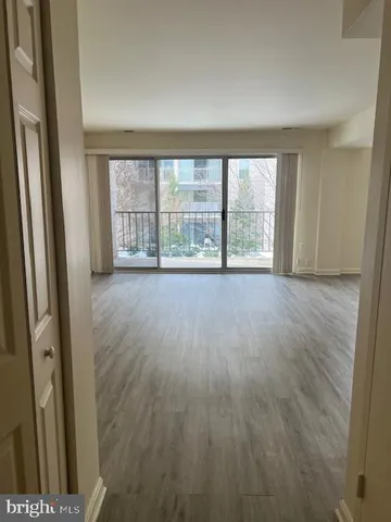 $1,750 | 30 Canterbury Square, Unit 202, Alexandria, VA 22304