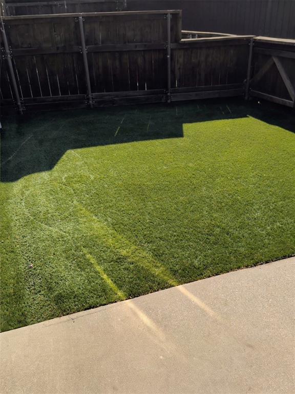 1848 Sandpiper Lane Carrollton, TX 75007 - Photo 7 of 8 View of yard
