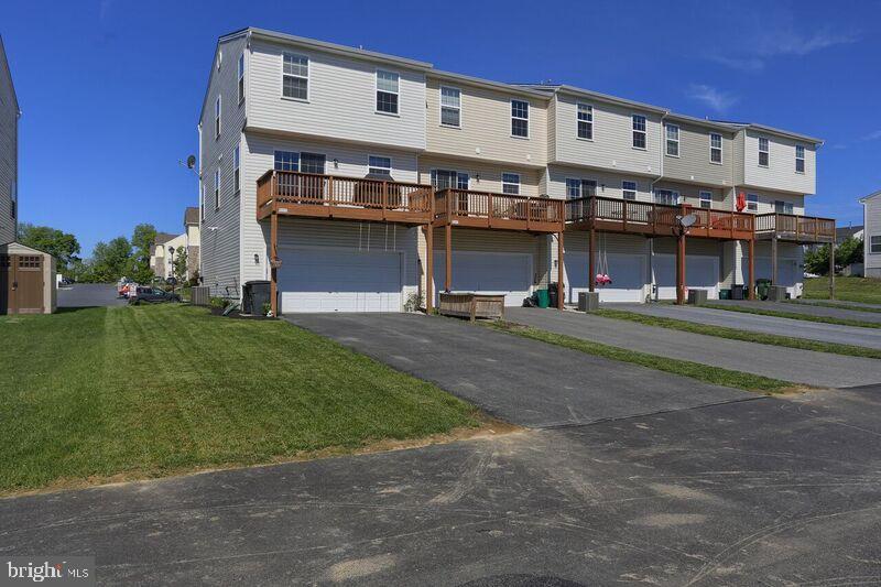 401 Dickens Drive Lancaster, PA 17603 - Photo 5 of 30