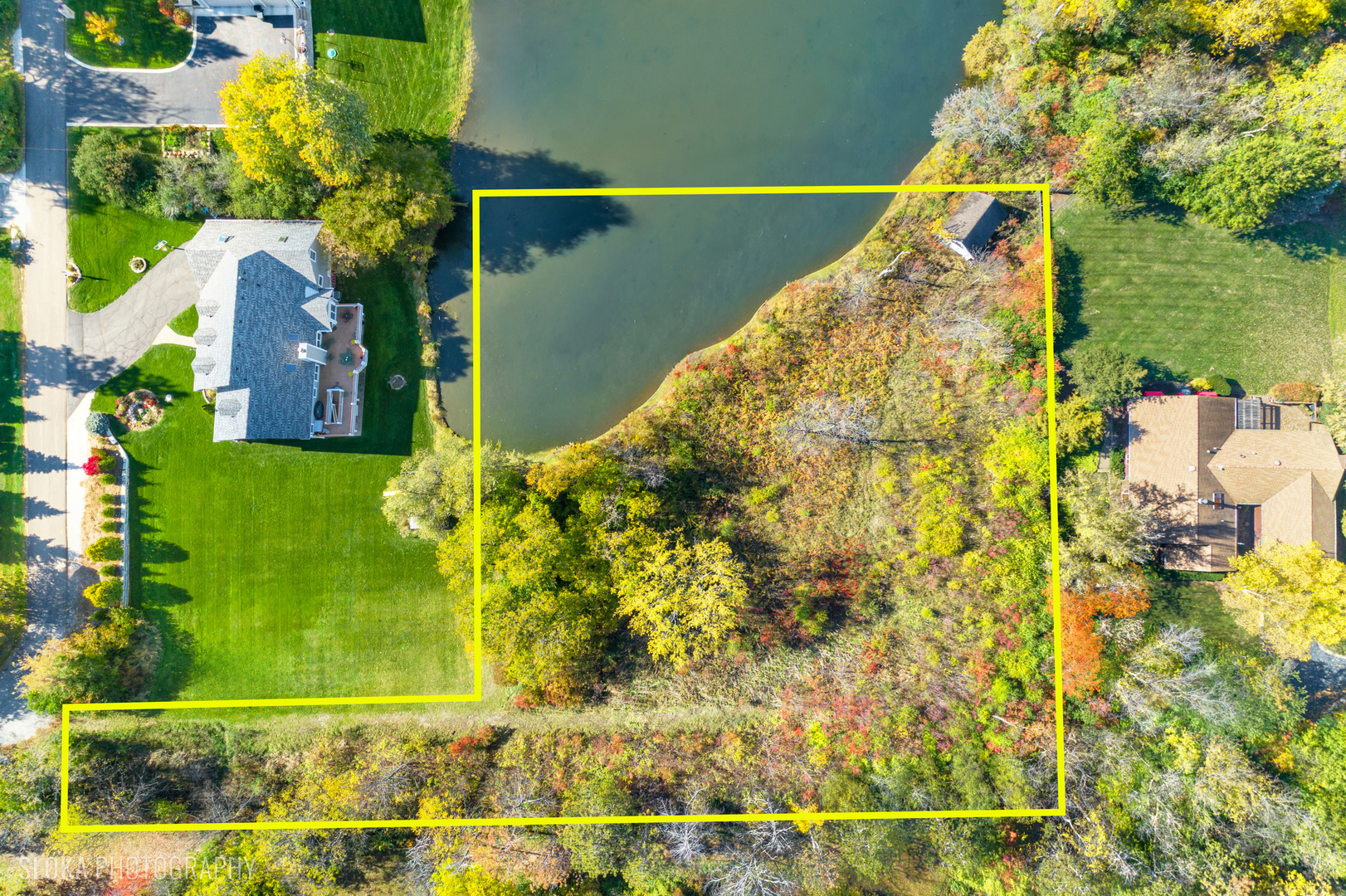 650 George Street Barrington, IL 60010 - Photo 2 of 3 a view of a garden