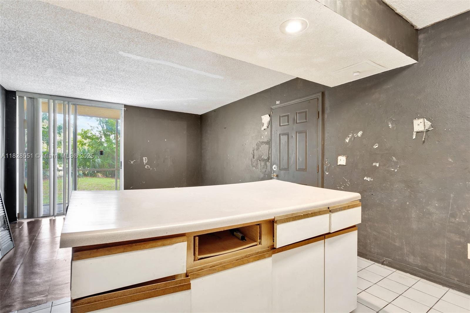 4055 West McNab Road, Unit H103 Pompano Beach, FL 33069 - Photo 8 of 21 a room with pool table