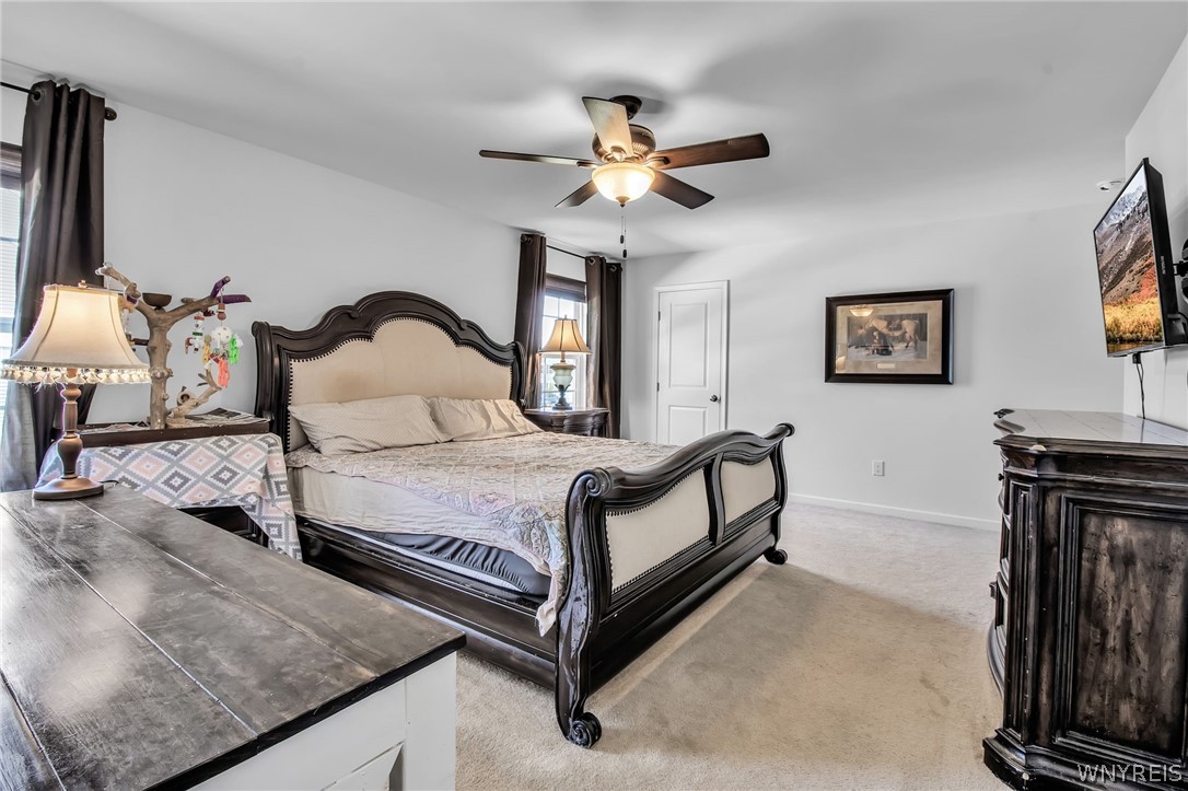 4978 Cloverleaf Lane Pendleton, NY 14094 - Photo 16 of 41 Primary bedroom