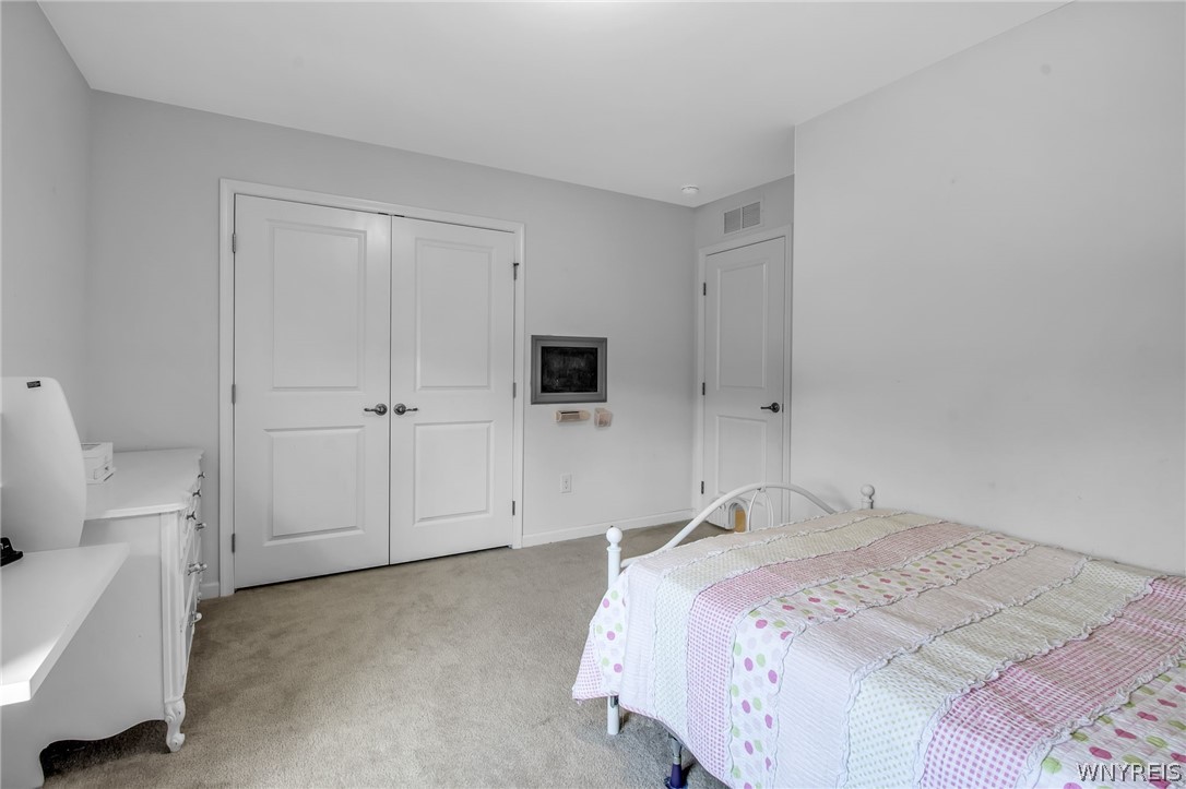 4978 Cloverleaf Lane Pendleton, NY 14094 - Photo 23 of 41 Nice double closet in this bedroom