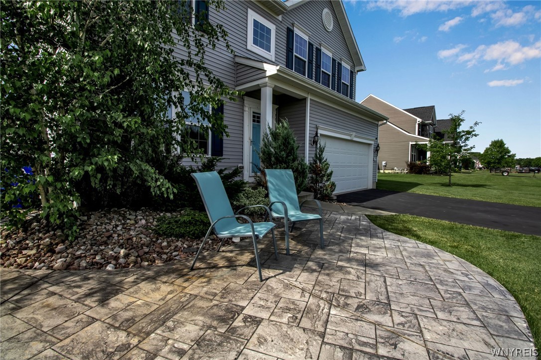 4978 Cloverleaf Lane Pendleton, NY 14094 - Photo 3 of 41 Have coffee (or another beverage of your choice!)