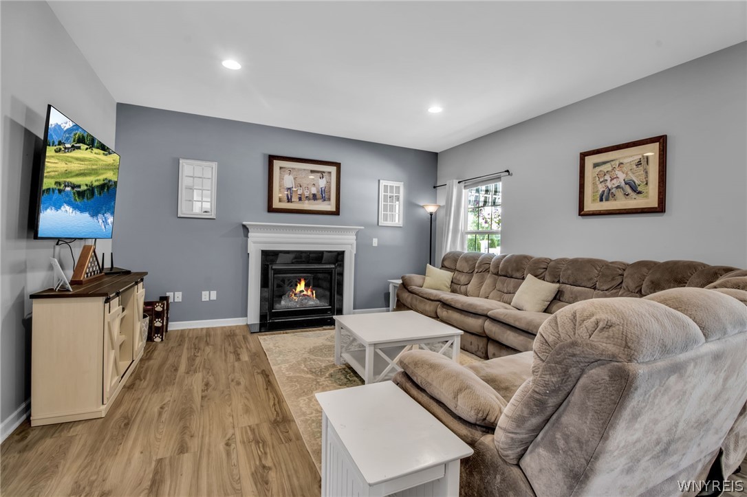 4978 Cloverleaf Lane Pendleton, NY 14094 - Photo 6 of 41 Family room is perfect for TV or relaxing in front