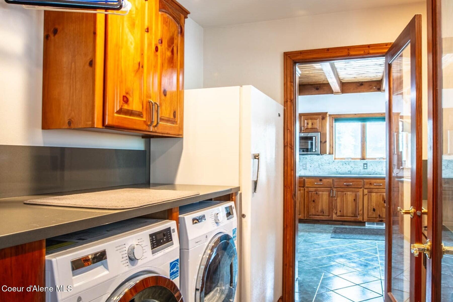 433 Campbell Point Road Laclede, ID 83841 - Photo 25 of 70 Spacious Laundry - Main Level