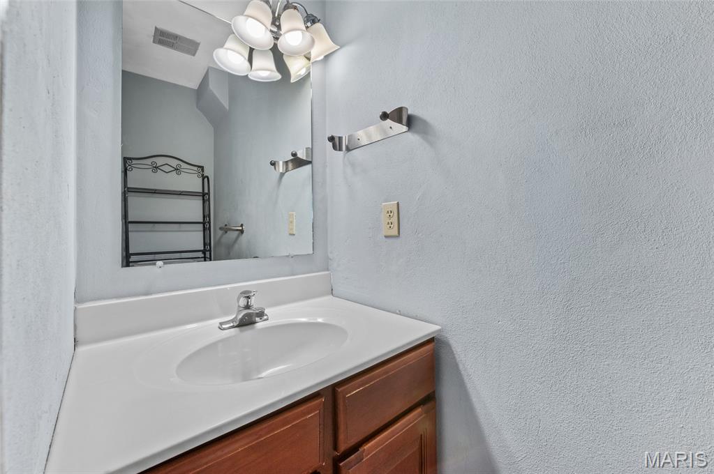 709 Fort Henry Road Belleville, IL 62221 - Photo 8 of 21 Gallery Image 8