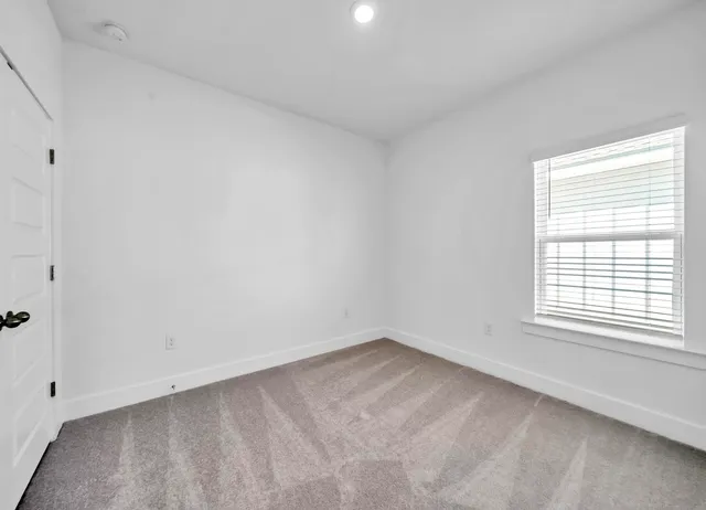 $1,895 | 217 Lyla Lane, Crestview, FL 32539