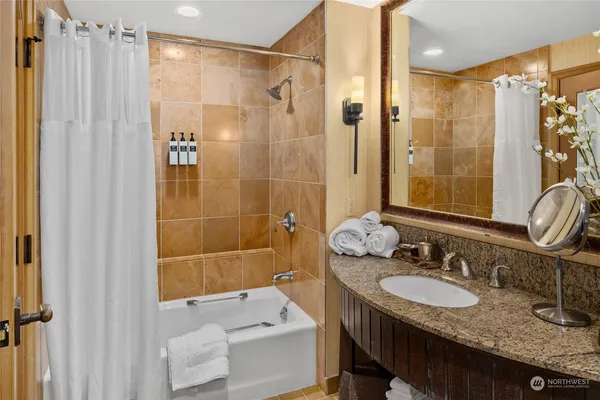 $299,950 | 3600 Suncadia Trail, Unit 3068, Cle Elum, WA 98922