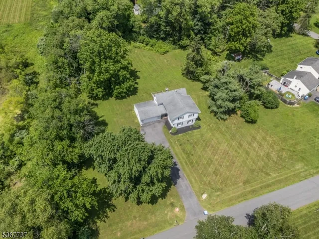 $699,900 | 4 Orchid Place, Lebanon, NJ 08833