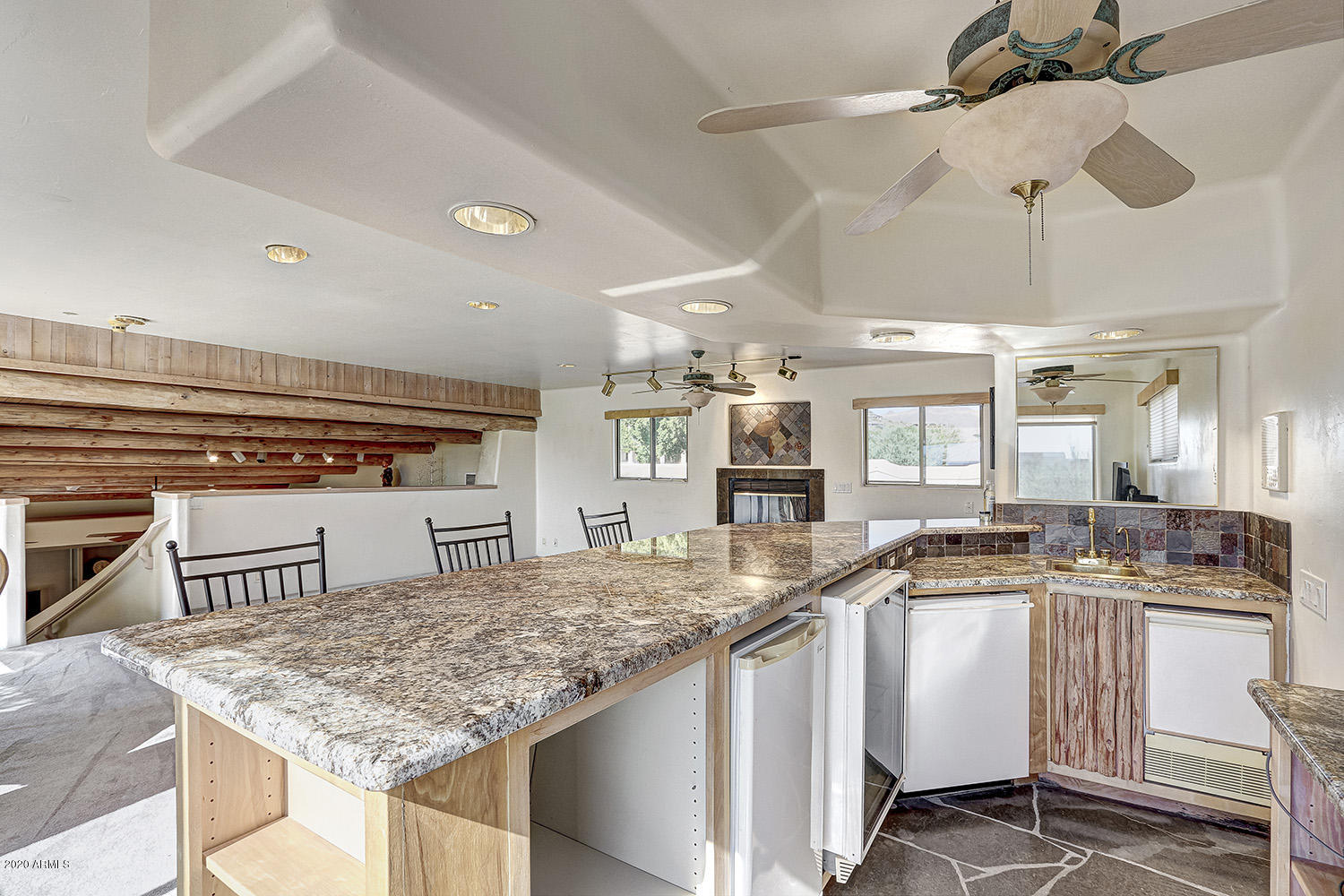 3530 North Hawes Road, Unit 13 Mesa, AZ 85207 - Photo 34 of 51 Bar