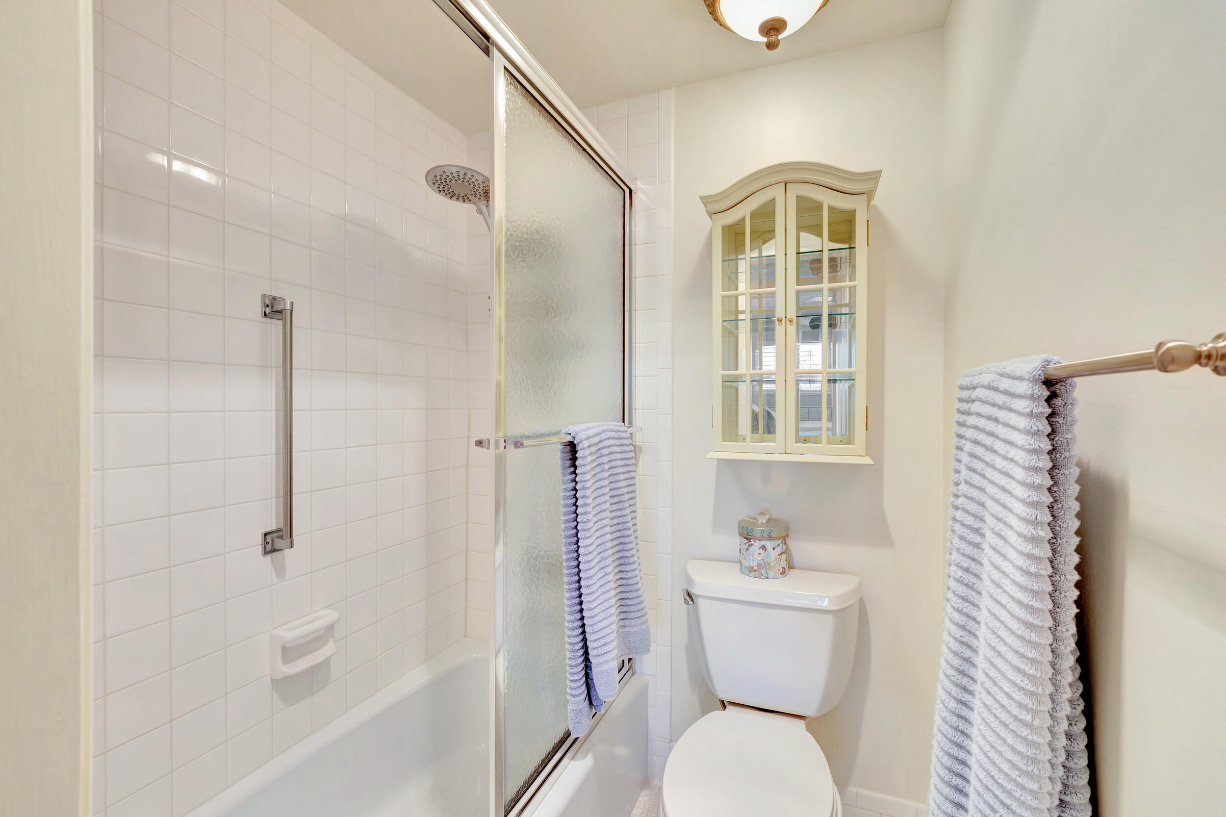 70 Celestial Way, Unit 203 Juno Beach, FL 33408 - Photo 39 of 75 Guest Tub/Shower