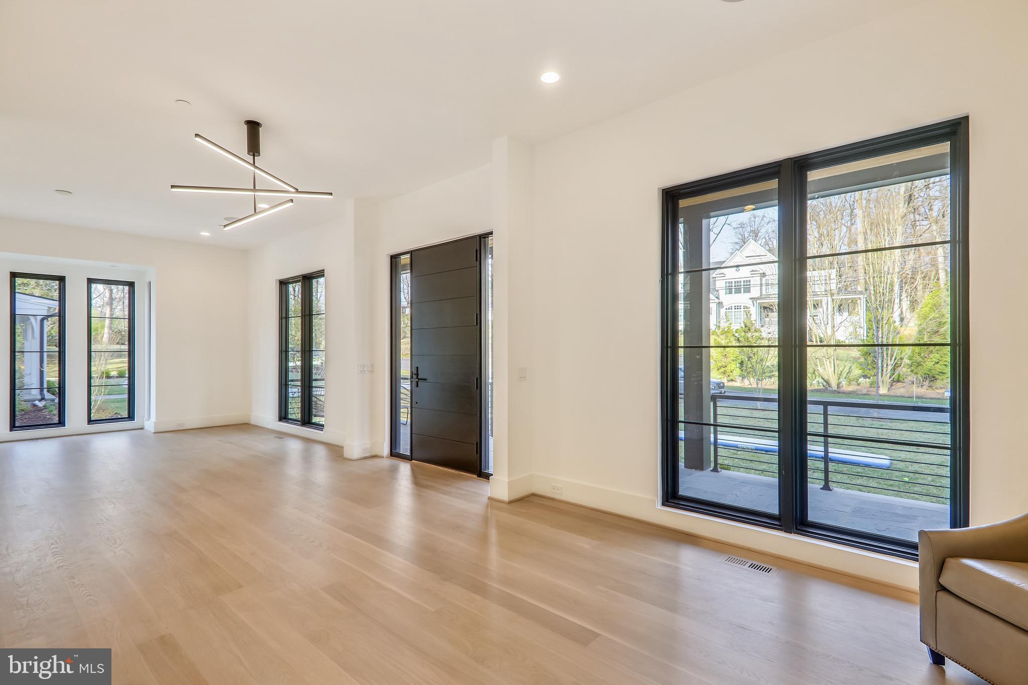 8727 Burning Tree Road Bethesda, MD 20817 - Photo 7 of 85 Living Room