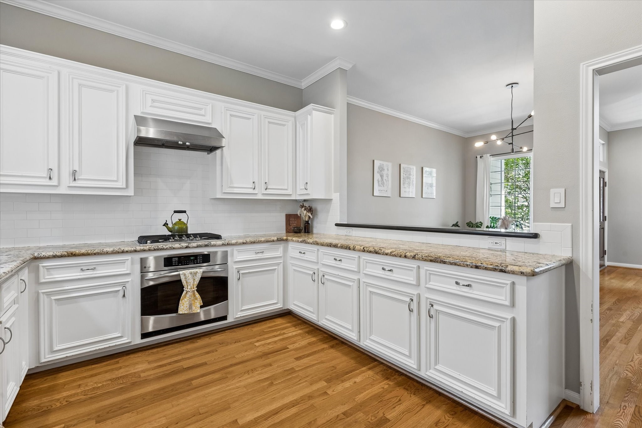 306 Fargo Street Houston, TX 77006 - Photo 12 of 35