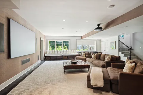 $21,950,000 | 51 Mashomuck Drive, Sag Harbor, NY 11963