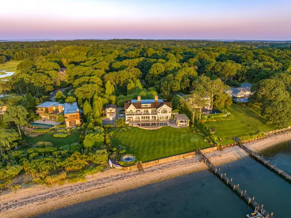 $20,750,000 | 51 Mashomuck Drive, Sag Harbor, NY 11963