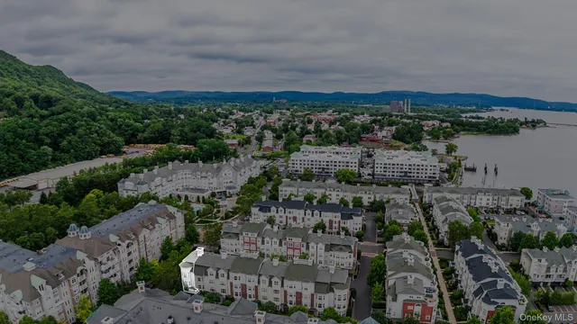 $699,000 | 2 Leeward Drive, Haverstraw, NY 10927