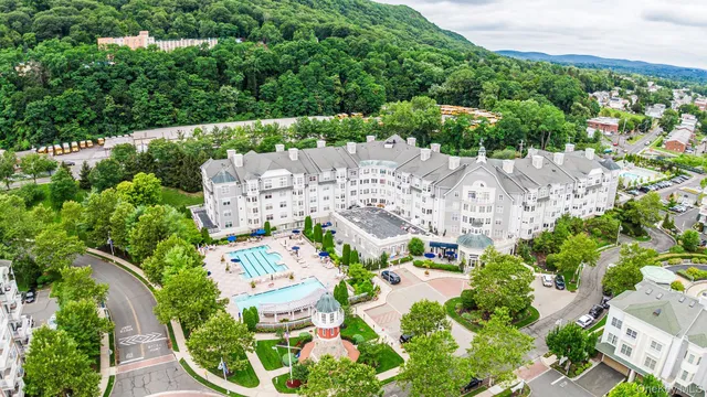 $699,000 | 2 Leeward Drive, Haverstraw, NY 10927