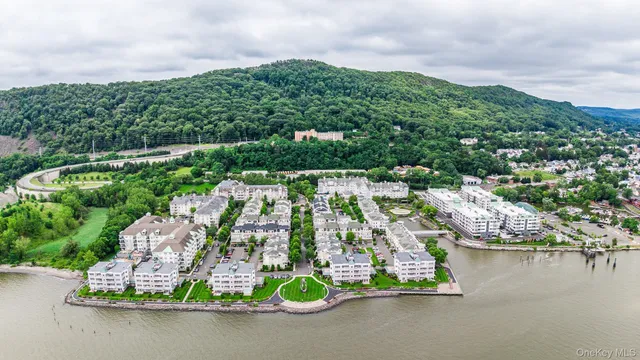 $699,000 | 2 Leeward Drive, Haverstraw, NY 10927