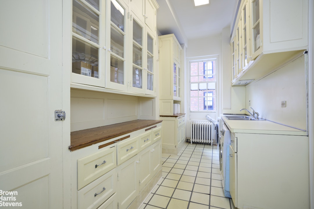 770 Park Avenue, Unit 6D Manhattan, NY 10021 - Photo 8 of 10