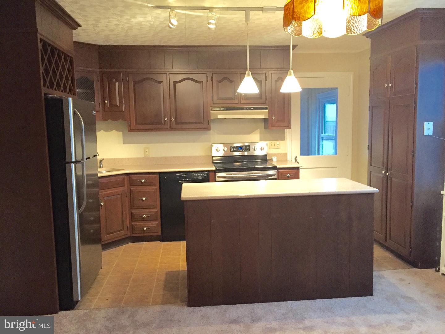 2129 Spring Street Reading, PA 19609 - Photo 7 of 15 Gallery Image 7