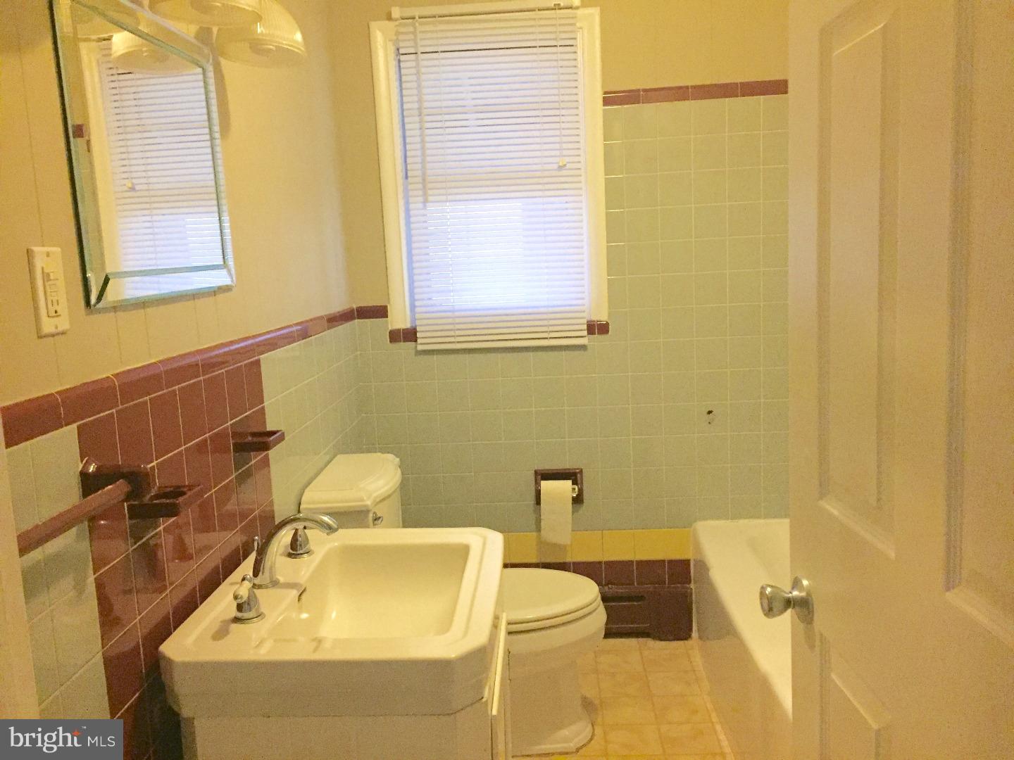 2129 Spring Street Reading, PA 19609 - Photo 8 of 15 Gallery Image 8
