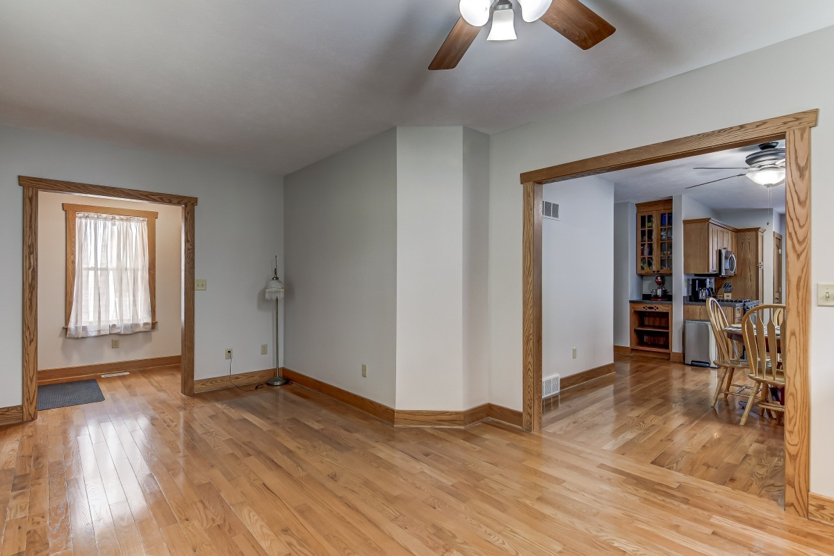 2205 Yale Boulevard Springfield, IL 62703 - Photo 3 of 30 Gallery Image 3