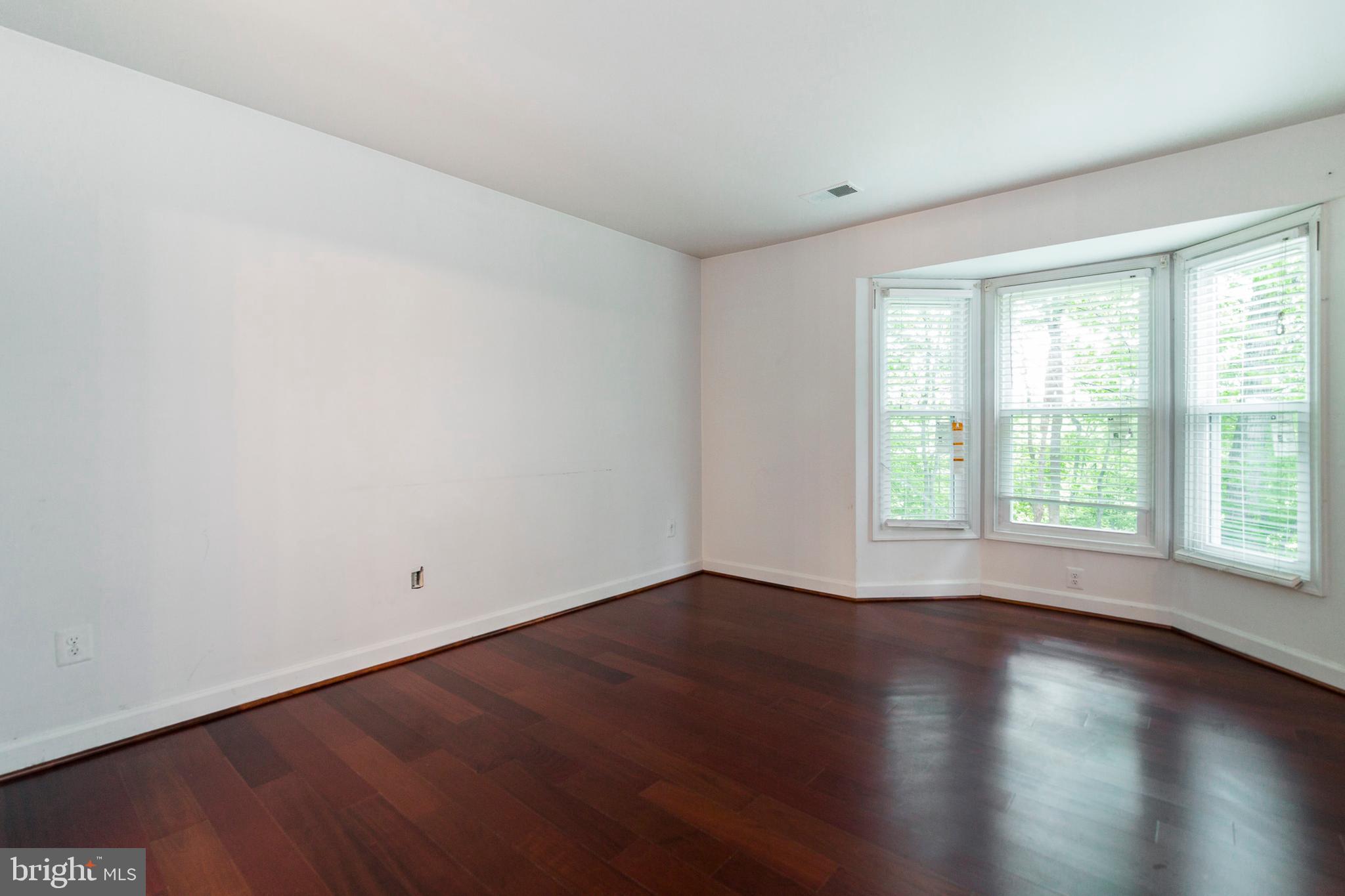 17045 Islip Loop, Unit 103 Dumfries, VA 22026 - Photo 23 of 35